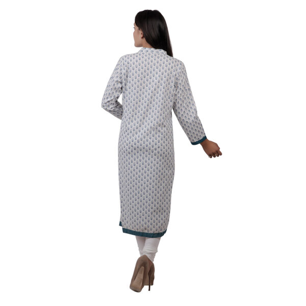 Women Checkered Khadi Cotton Frontslit Kurti - Image 5
