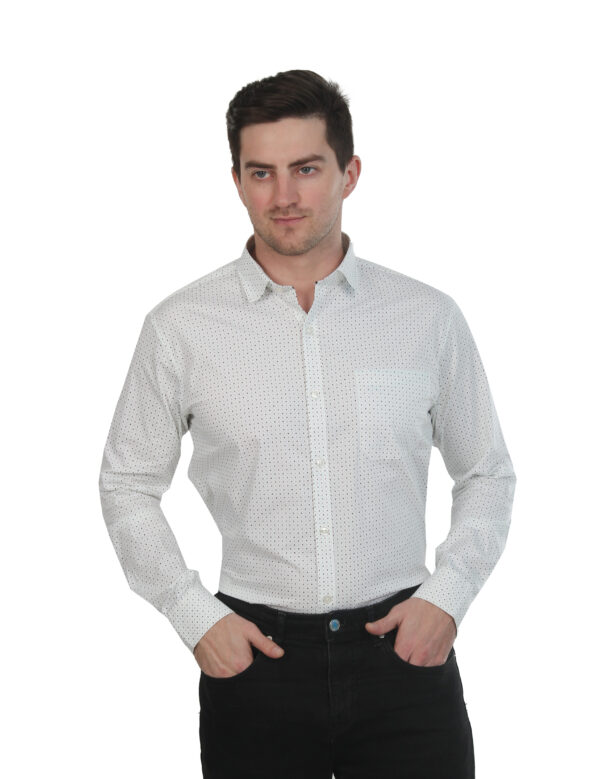 Men Slim Fit Solid Spread White Collar Casual Shirt