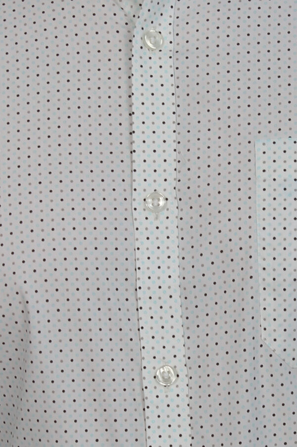 Men Slim Fit Solid Spread White Collar Casual Shirt - Image 3