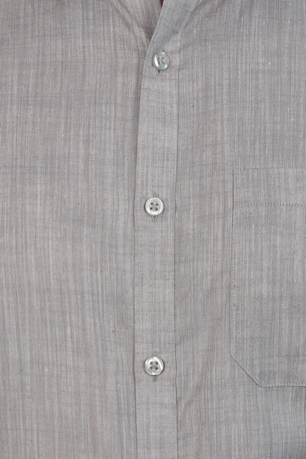 Men Regular Fit Solid Spread Grey Collar Casual Shirt - Image 3