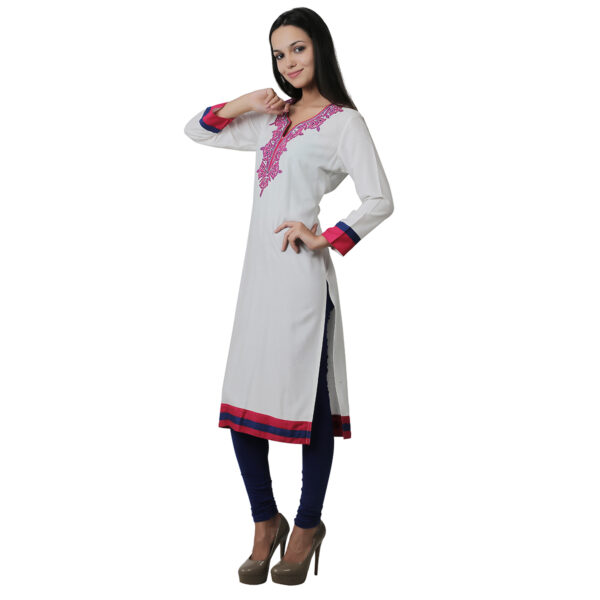 Women Floral Print Viscose Rayon Straight Kurta  (White)